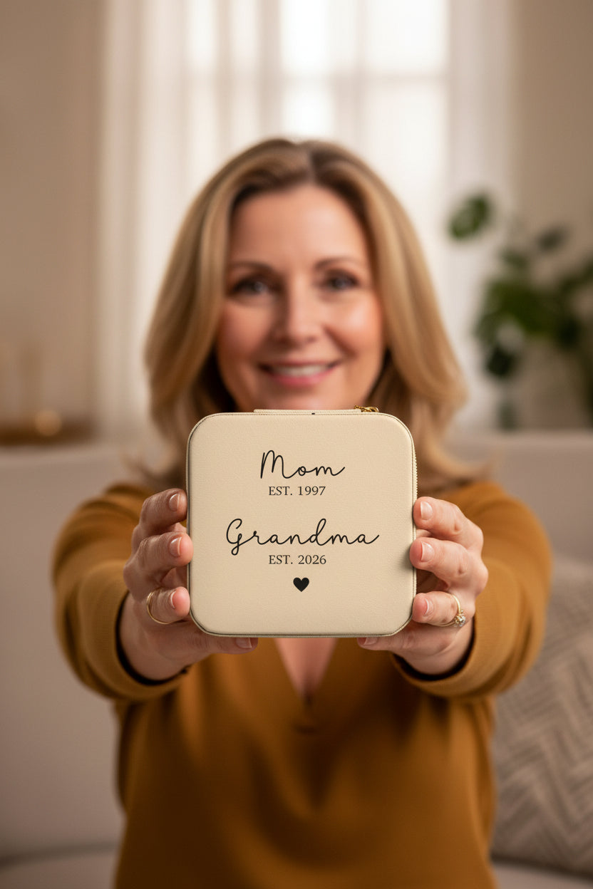 Personalized Mom Grandma Jewelry Travel Case — Compact Bridal & Mother’s Day Gift