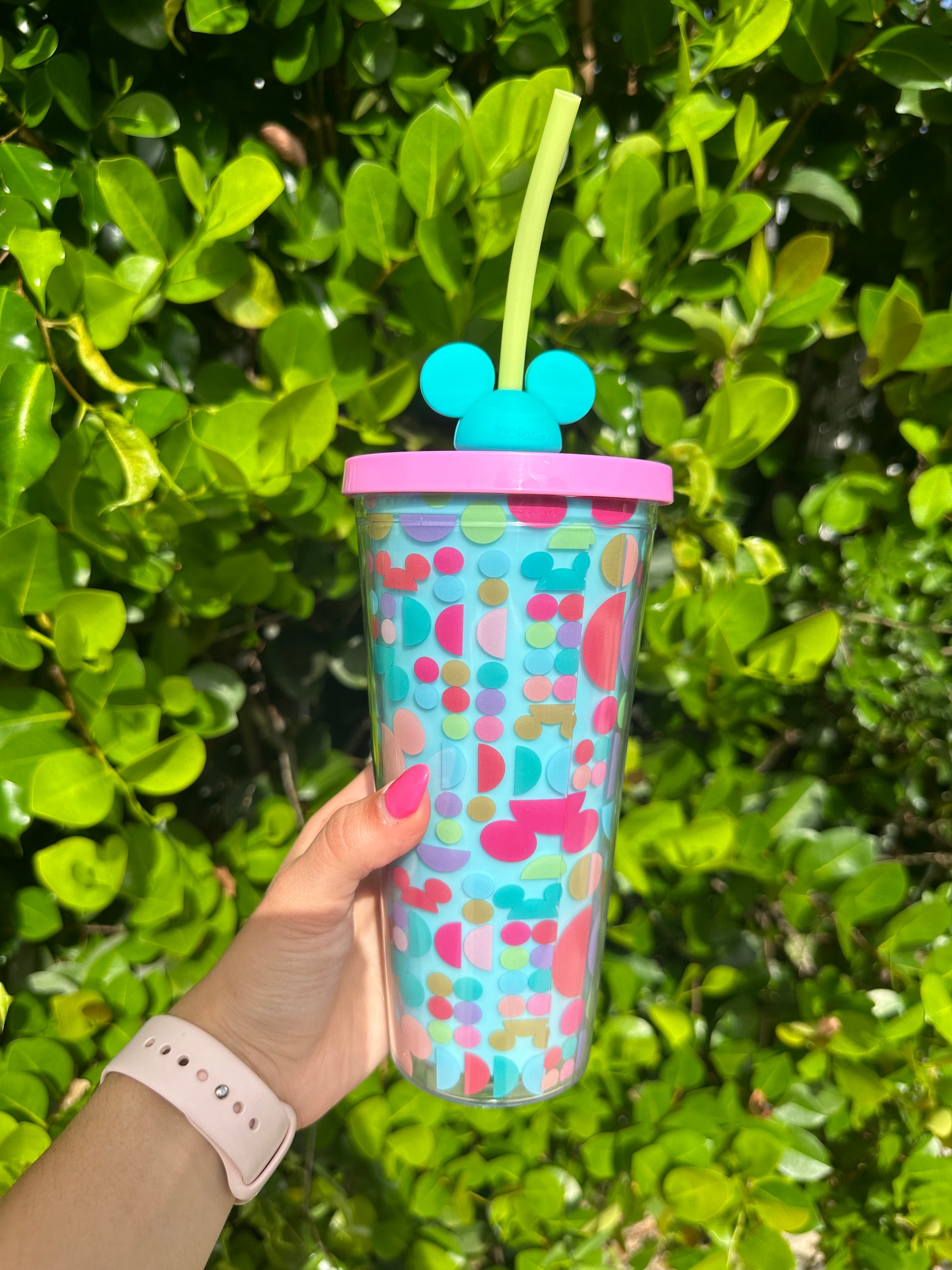 Reusable tumbler with silicon straw topper