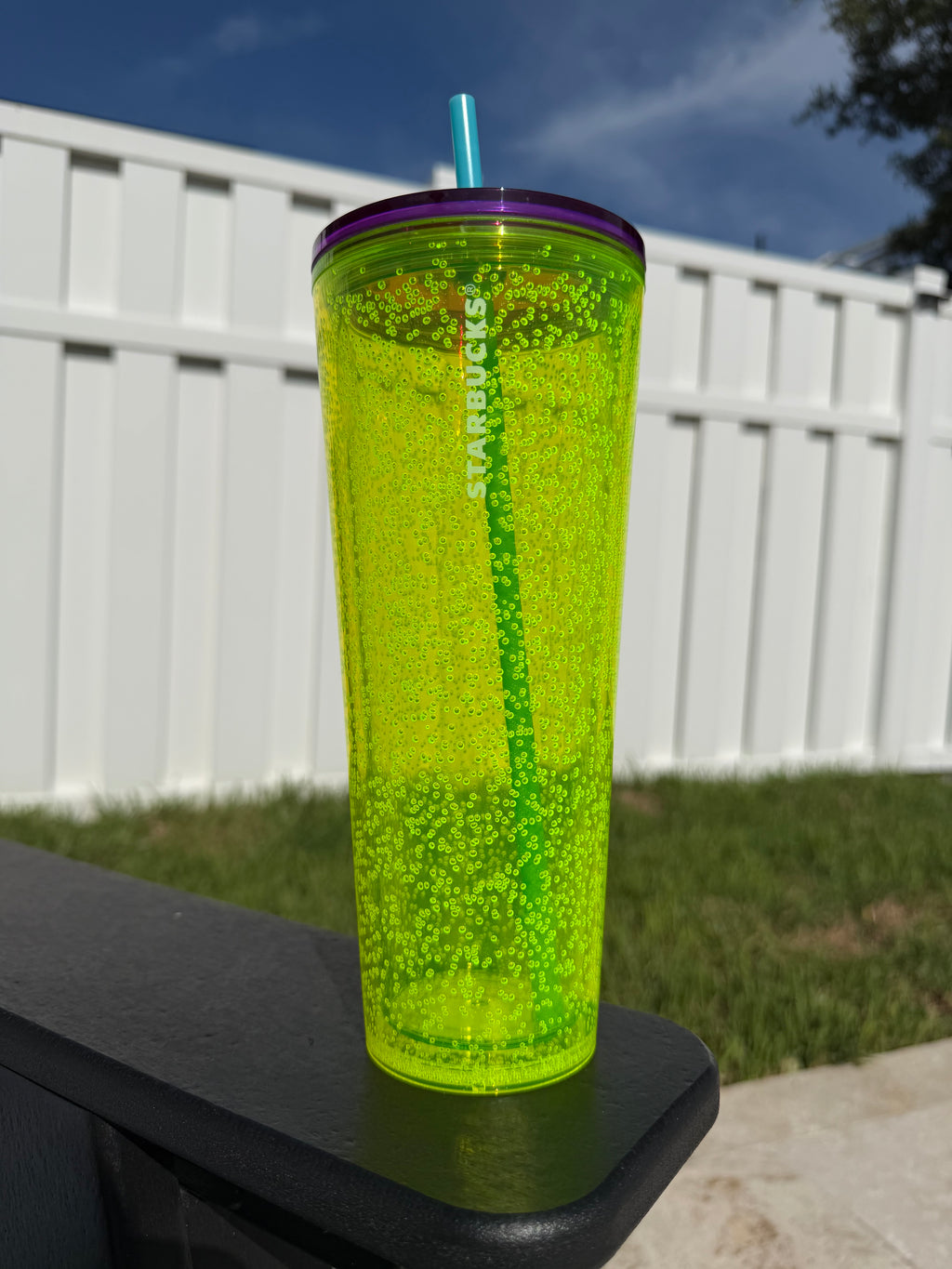 Neon Bubbles Venti Cold Cup