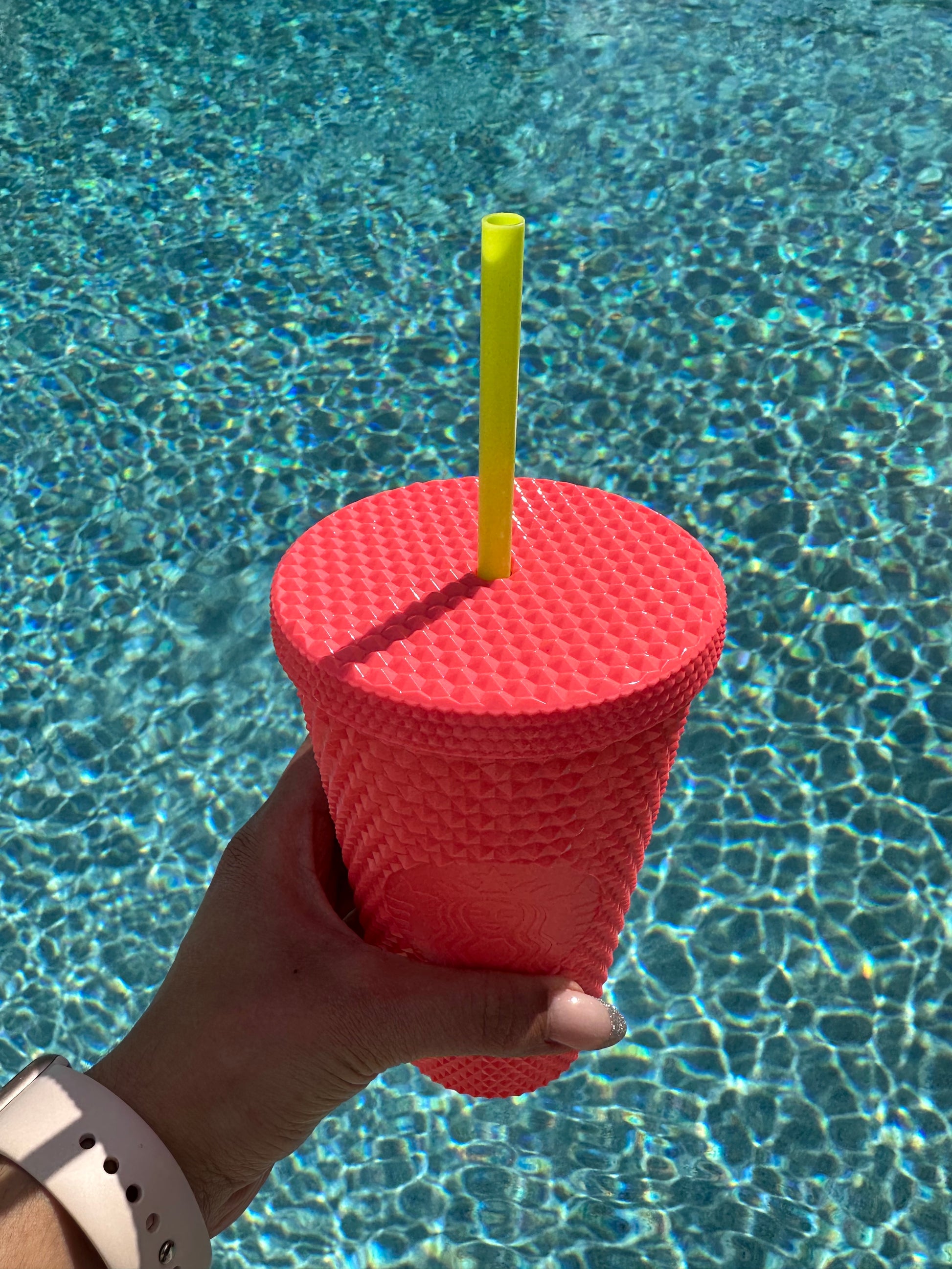 Dragon fruit pink Studded Tumbler