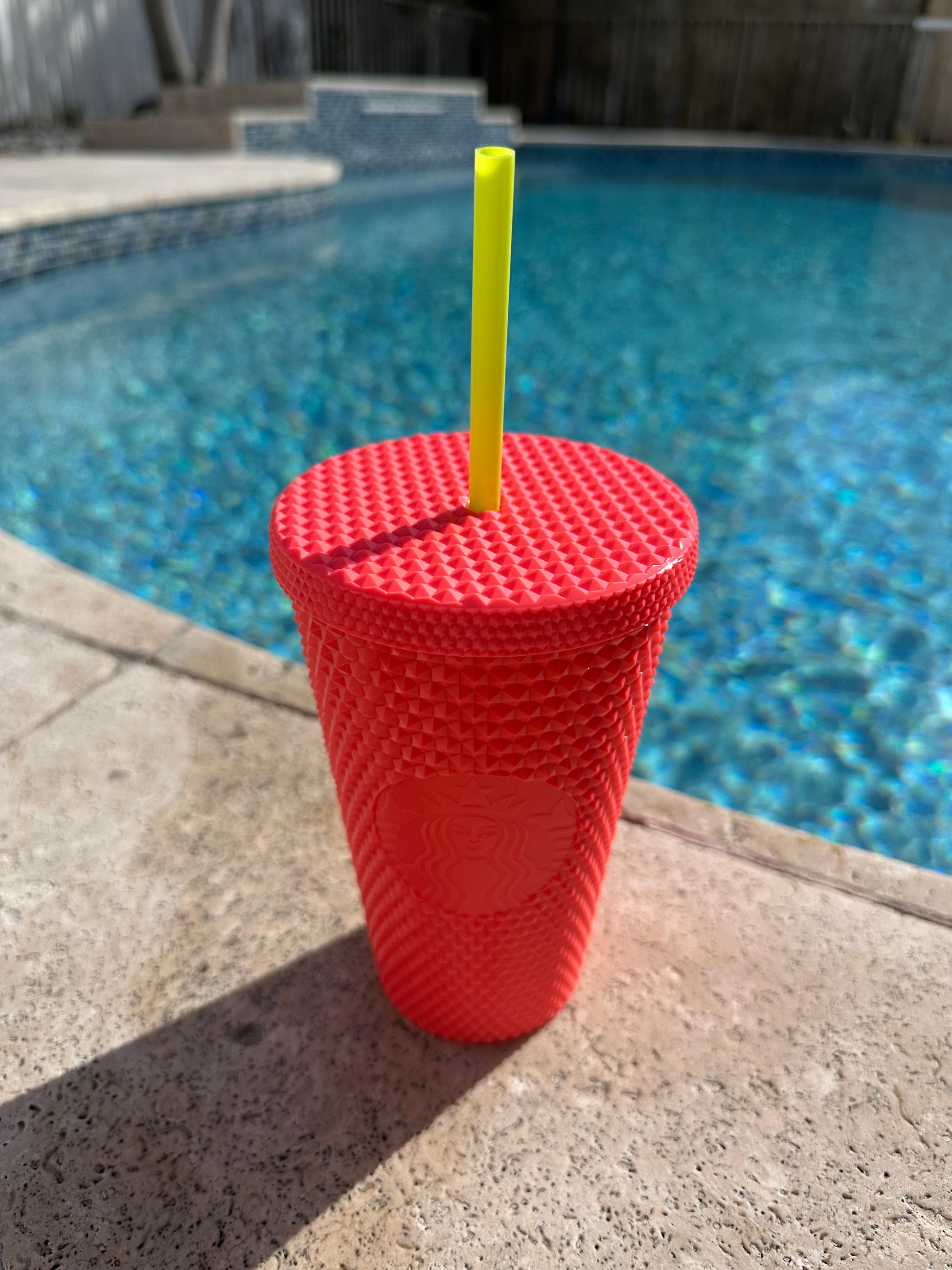Dragon fruit pink Studded Tumbler