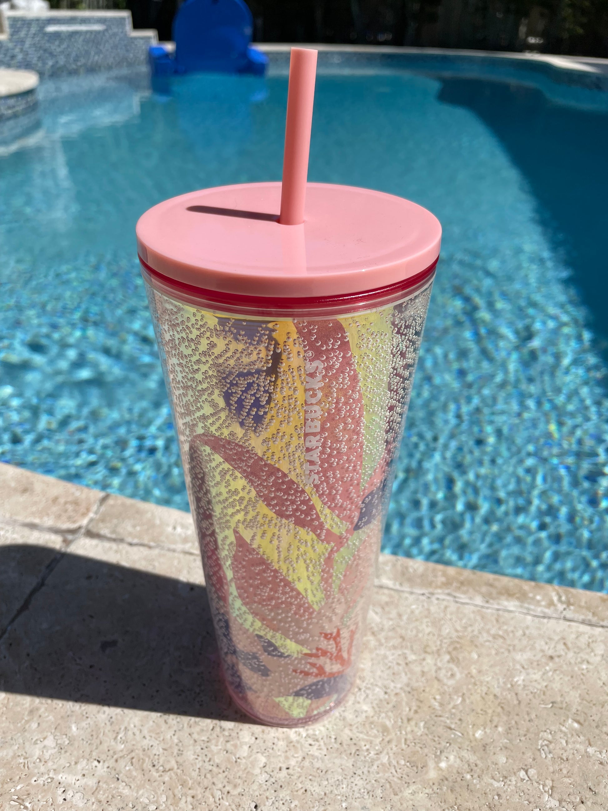 Pink Coral Reef Bubbles Venti Tumbler